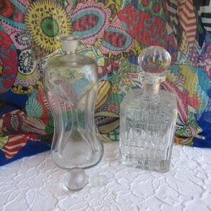 Danish Hourglass Design Glass Whiskey Spirits Decanter Etched Glass Bundle 4Pc